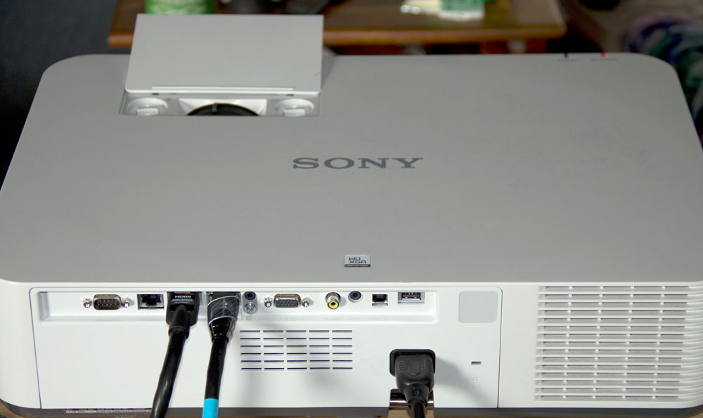 Sony-VPL-PHZ10_2.jpg