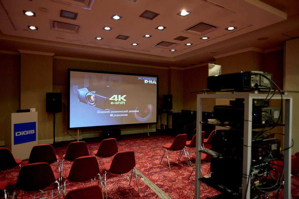 Презентация новых моделей проекторов для домашнего кинотеатра JVC