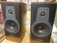 Полочная АС Dynaudio Contour 20i Цвет: Орех [WALNUT WOOD]