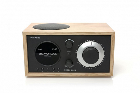 Радиоприемник с часами Tivoli Model One+ Цвет: Дуб/Черный [Oak/Black]