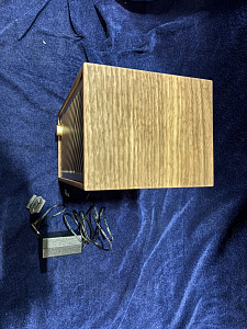 Аудиосистема с Wi-Fi Tivoli Model Two Digital. Цвет: Орех/Золото [Walnut/Gold]