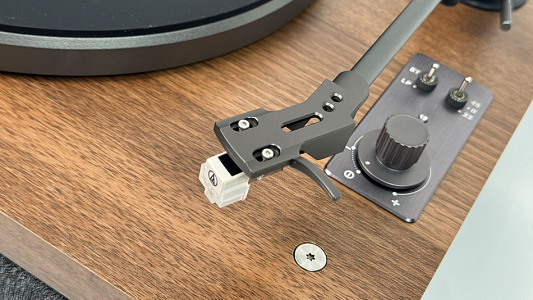 Проигрыватель виниловых дисков Phaze Audio Adelle Цвет: Орех [Walnut]