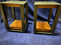 Напольная подставка для АС Wharfedale Linton Stand Цвет: ОРЕХ [ANTIQUE WALNUT]