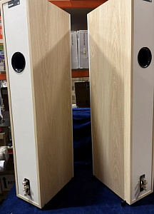 Напольная акустическая система Wharfedale Diamond 12.4 Цвет: Светлый дуб [LIGHT OAK]