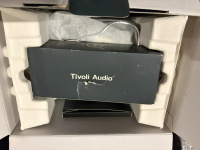 Радиоприемник Tivoli Model One BT Цвет: Черный/Черный/Серебро [Black/Black/Silver]