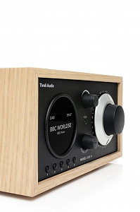 Радиоприемник с часами Tivoli Model One+ Цвет: Дуб/Черный [Oak/Black]