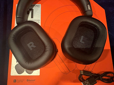 Полноразмерные Bluetooth наушники Mondo by Defunc, цвет - черный