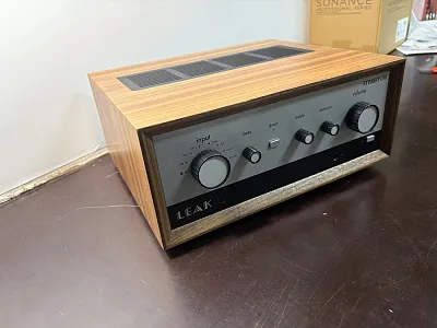 Интегральный усилитель Leak Stereo 130 Цвет: Орех [WALNUT]