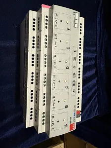 Универсальный диммер KNX EAE UD106
