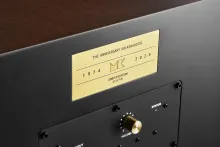 Активный сабвуфер M&K Sound V12+ Anniversary Volkswoofer. Цвет: Матовый черный/шпон дерева