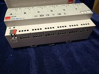 Универсальный диммер KNX EAE UD106
