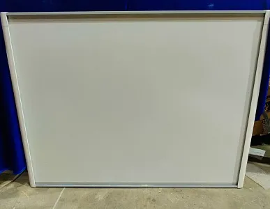 Интерактивная доска SMART Board SBM680 с пассивным лотком Интерактивная доска SMART Board SBM680 с пассивным лотком