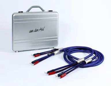 Акустический кабель Van den Hul Mounted set 3T The Cloud Limited Edition Hybrid. 5 метров пара. Разъем BERRI bi-amping (4-4) Цвет: пастельно-голубой Акустический кабель Van den Hul Mounted set 3T The Cloud Limited Edition Hybrid. 5 метров пара. Разъем BERRI bi-amping (4-4) Цвет: пастельно-голубой