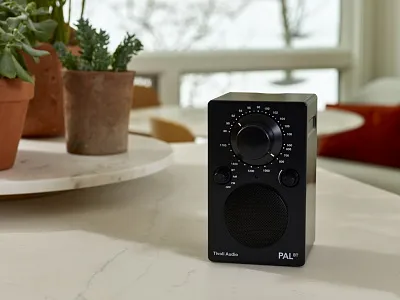 Портативный радиоприемник Tivoli PAL BT Цвет: Черный [Black]