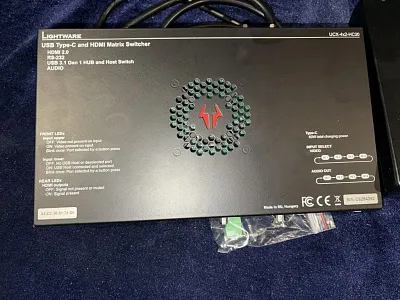 Матричный коммутатор Lightware UCX-4x2-HC30